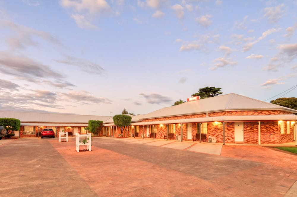 Country Gardens Motor Inn