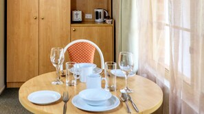 Executive-Doppelzimmer, 1 King-Bett | Gastronomie für Paare