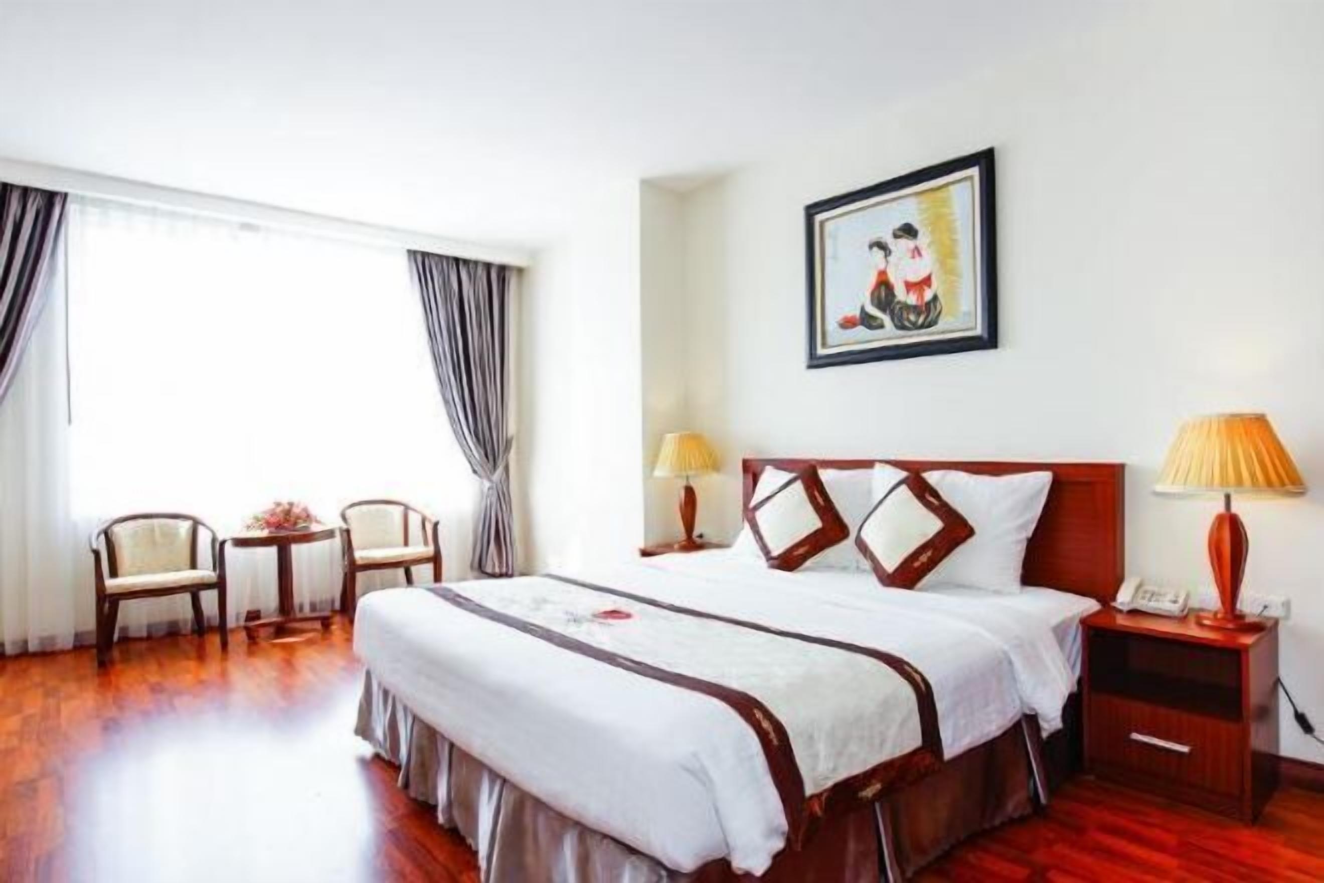 Ropa de cama de alta calidad, minibar, caja fuerte