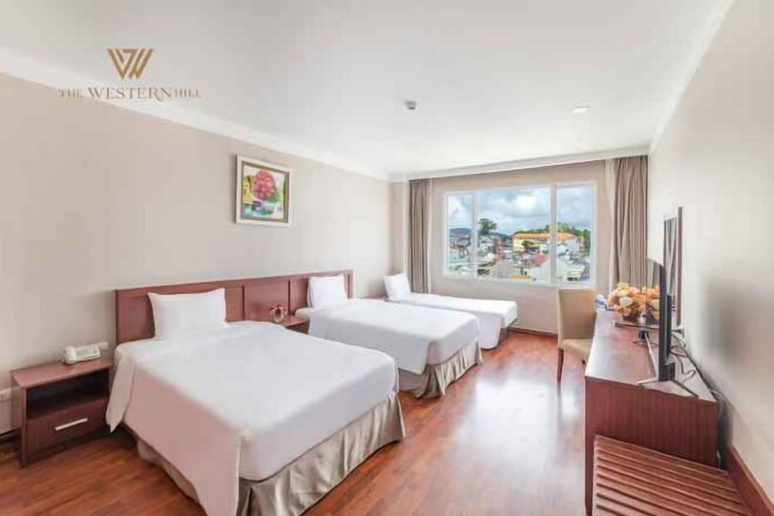 Roupas de cama premium, frigobar, cofres nos quartos