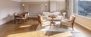Presidential Room | Premium bedding, minibar, in-room safe, individually furnished