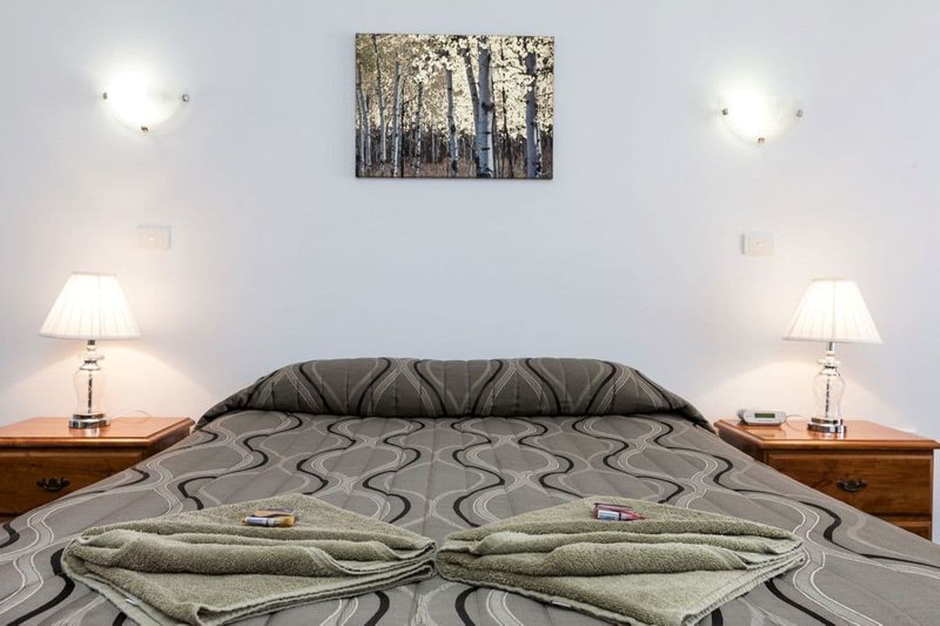 Deluxe Double Room | Desk, blackout curtains, soundproofing, iron/ironing board