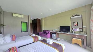 Deluxe Twin Suite | Minibar, rollaway beds, free WiFi, bed sheets
