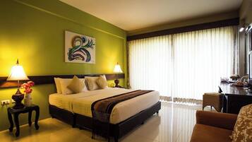 Deluxe Double Suite | Minibar, rollaway beds, free WiFi, bed sheets