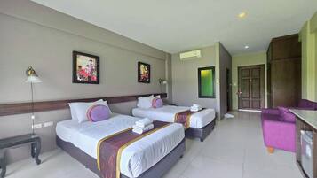 Deluxe Twin Suite | Minibar, rollaway beds, free WiFi, bed sheets