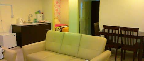 Minibar, iron/ironing board, free WiFi