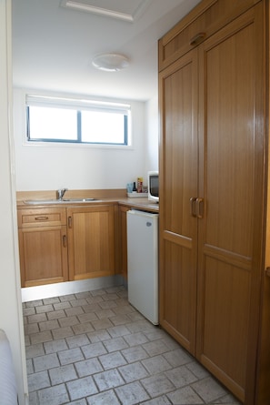 Executive Twin Room | Private kitchenette