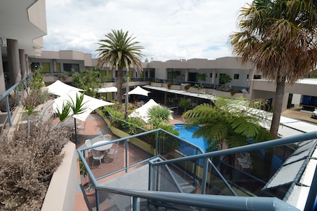 Property grounds. Rockpool Motor Inn