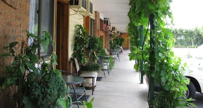 Wayfarer Motel