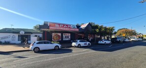 Shopping mall - Sussex Inlet Motel (Sussex Inlet)