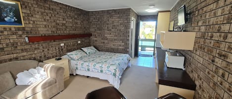 42-inch Smart TV with digital channels, TV