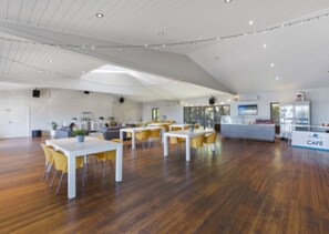 Snack bar