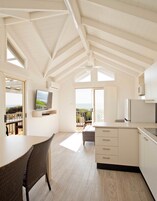 2 Bedroom Beachfront Cabin | Living area