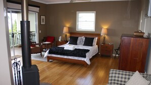 Standard Room, Non Smoking, Kitchenette (Cottage) | Iron/ironing board, rollaway beds (surcharge), WiFi (free) - At Sunrise Cottages (Montville)