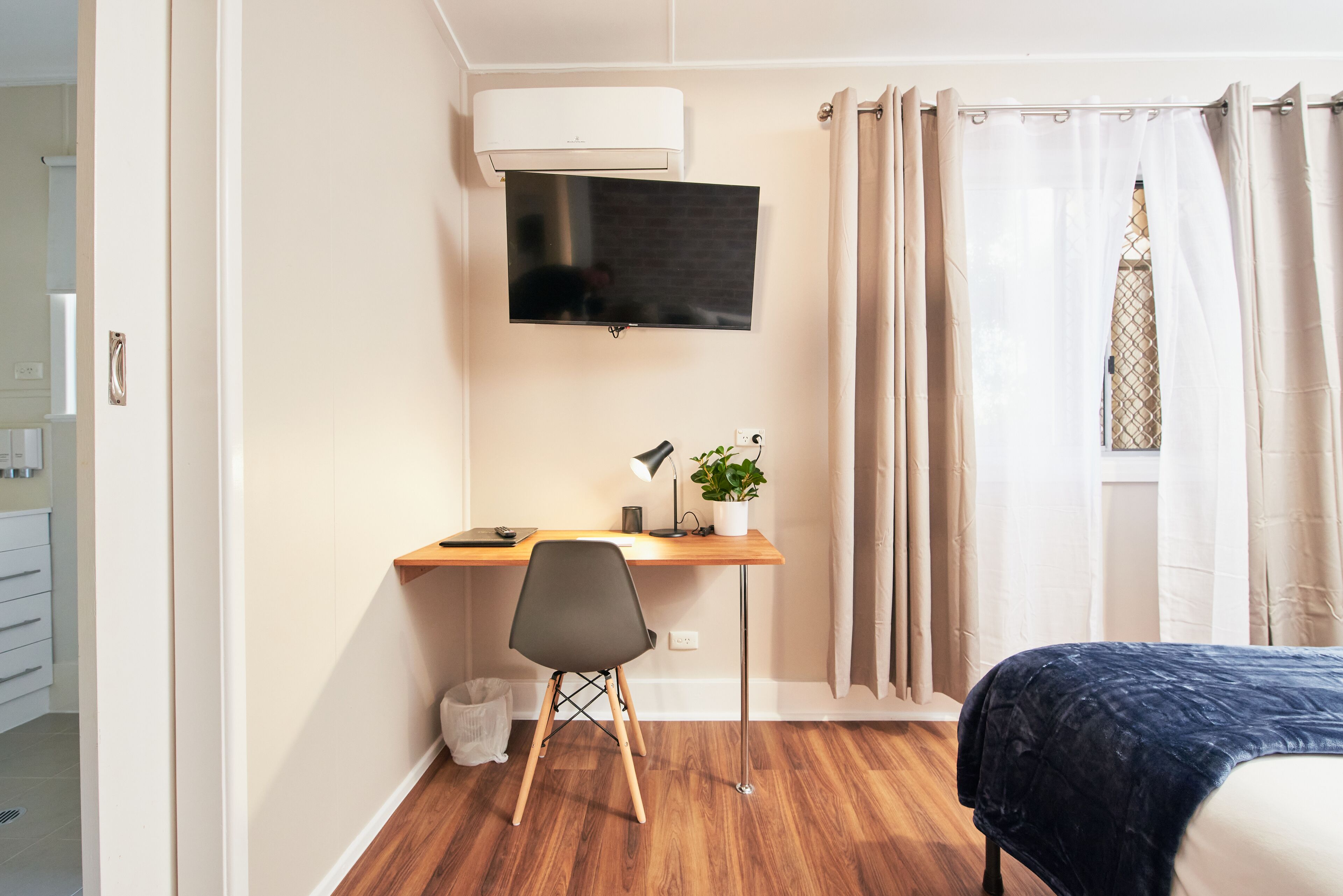 Executive Studio | Iron/ironing board, free WiFi, bed sheets