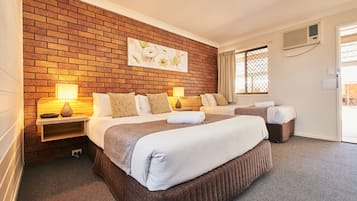 Standard Twin Room | Iron/ironing board, free WiFi, bed sheets