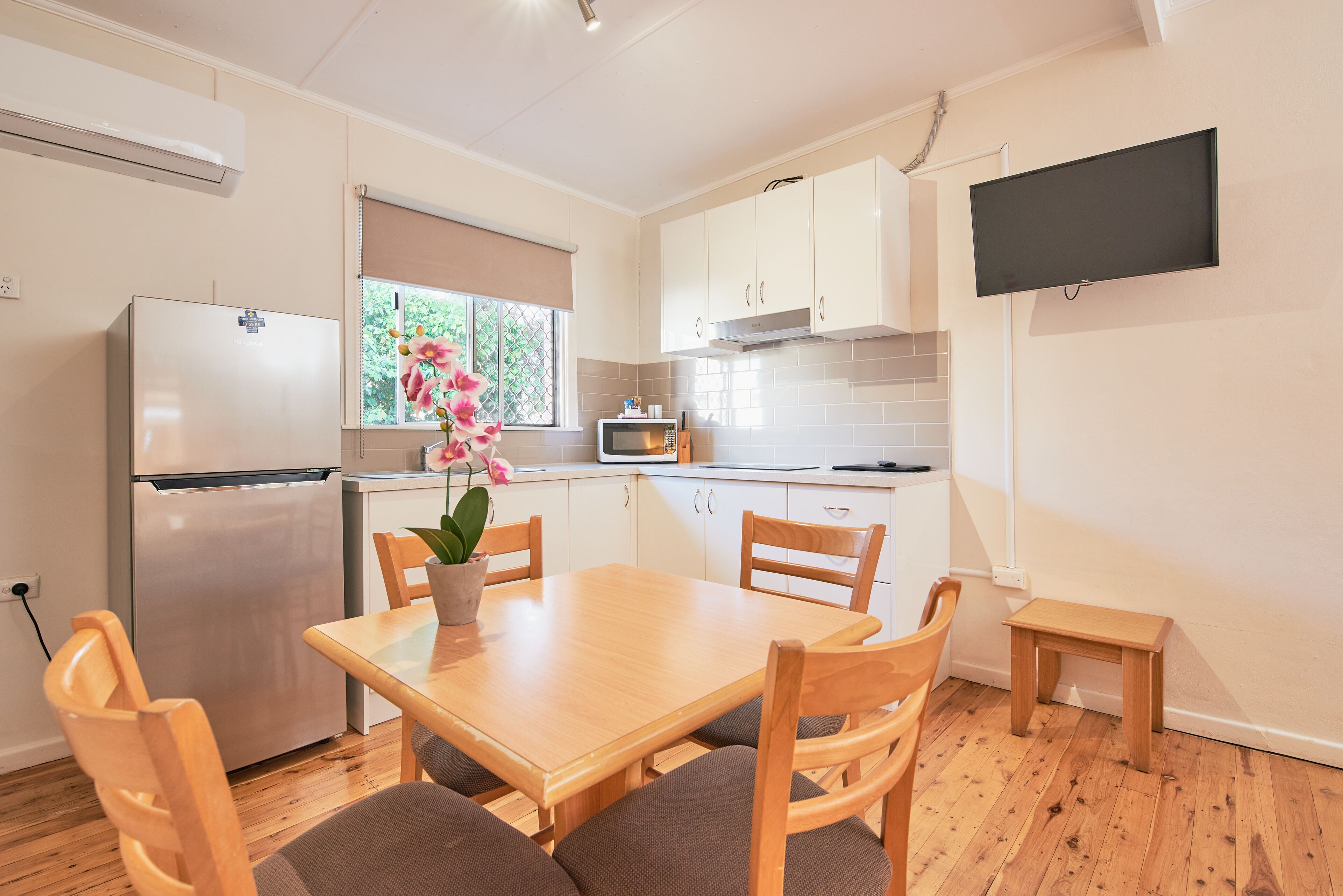 Room, Kitchen | Private kitchen | Fridge, coffee/tea maker, electric kettle