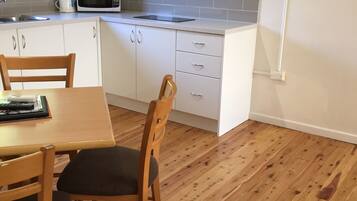 Room, Kitchen | In-room dining