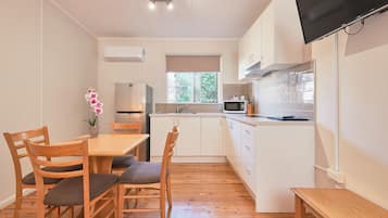 Room, Kitchen | In-room dining