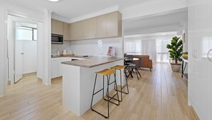 Deluxe 3 Bedroom Apartment