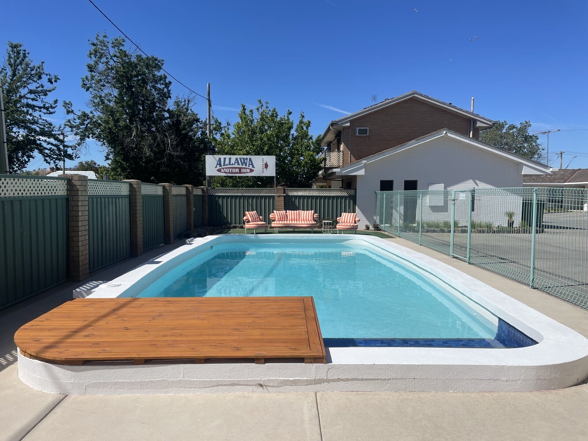 Piscine extérieure (ouverte en saison)