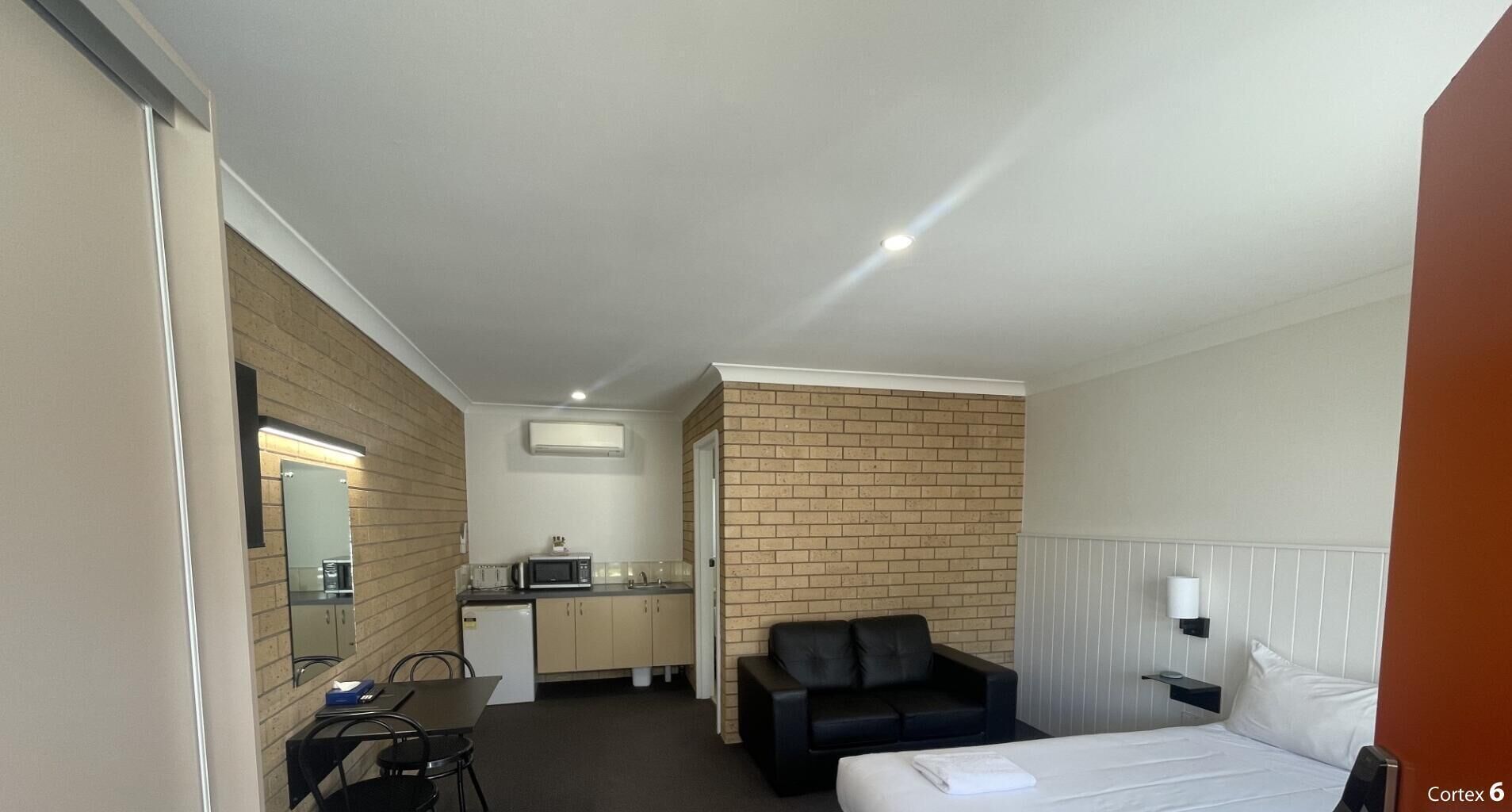 Queen Bedroom - Pet Friendly