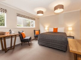 Estúdio standard, para não fumantes (Basement Studio) | 1 quarto, roupas de cama premium, camas com colchões pillow-top