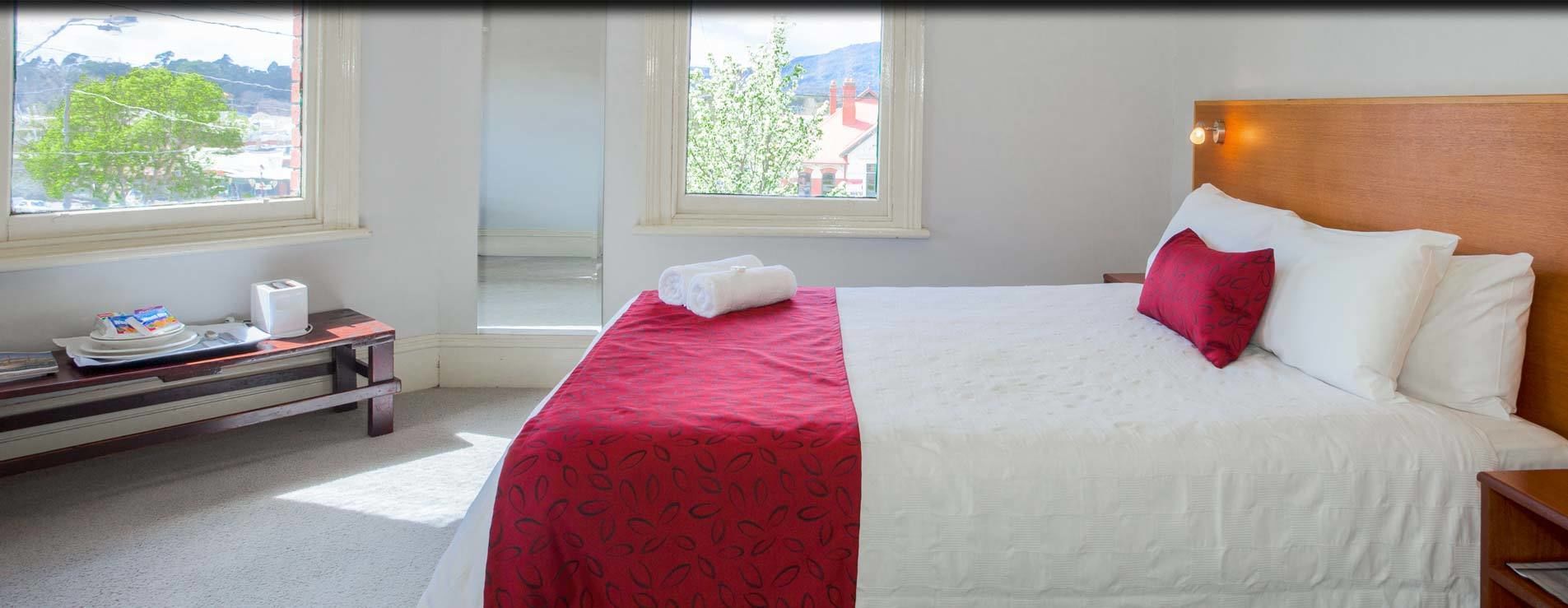 Rom – standard, ikke-røyk, badekar (Dinner, B&B, Beer Tasting) | Skrivebord og sengetøy