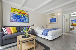 Premium bedding, pillowtop beds, individually decorated - Oceanic Apartments Sorrento (Sorrento)