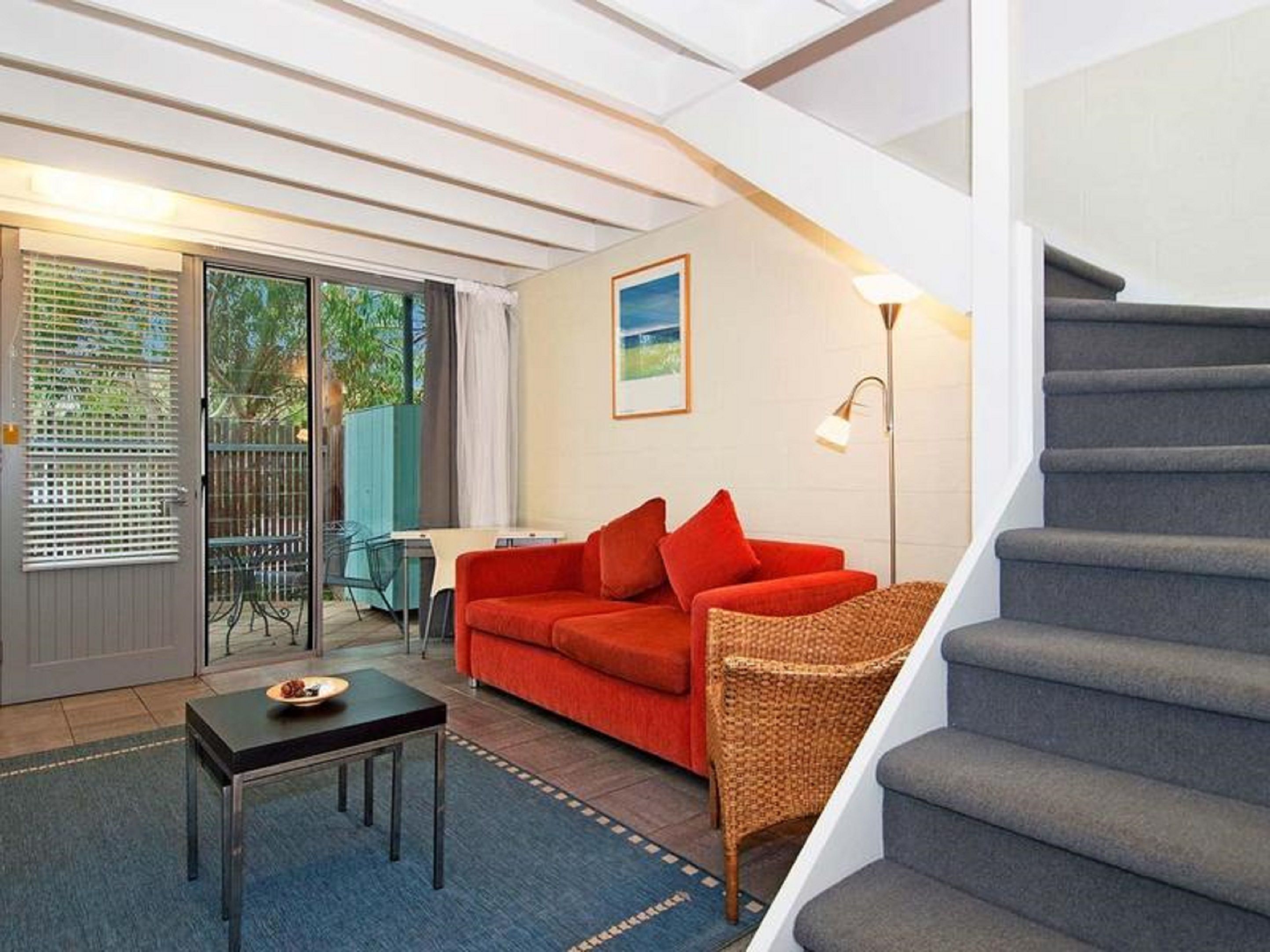 Een televisie en een dvd-speler