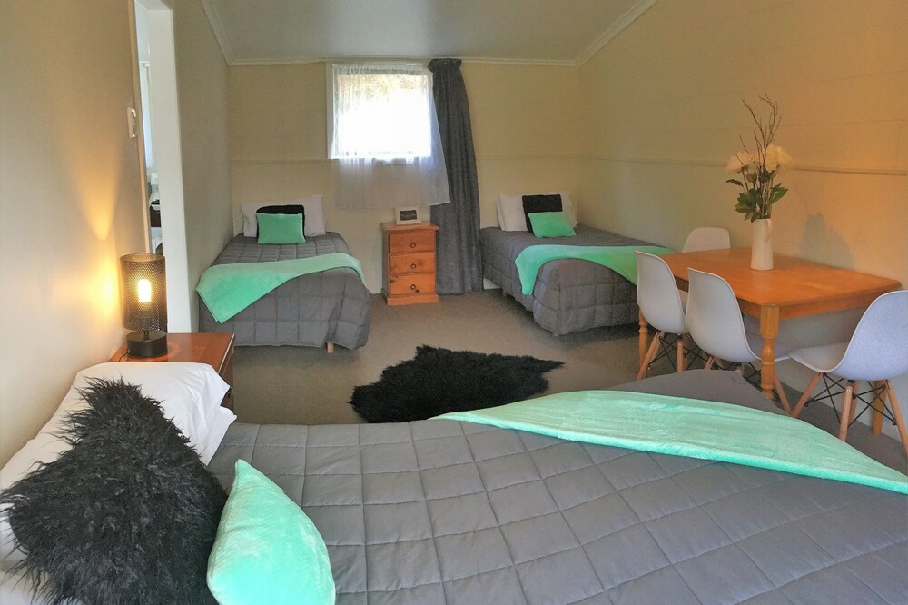 Opal Hot Springs & Holiday Park