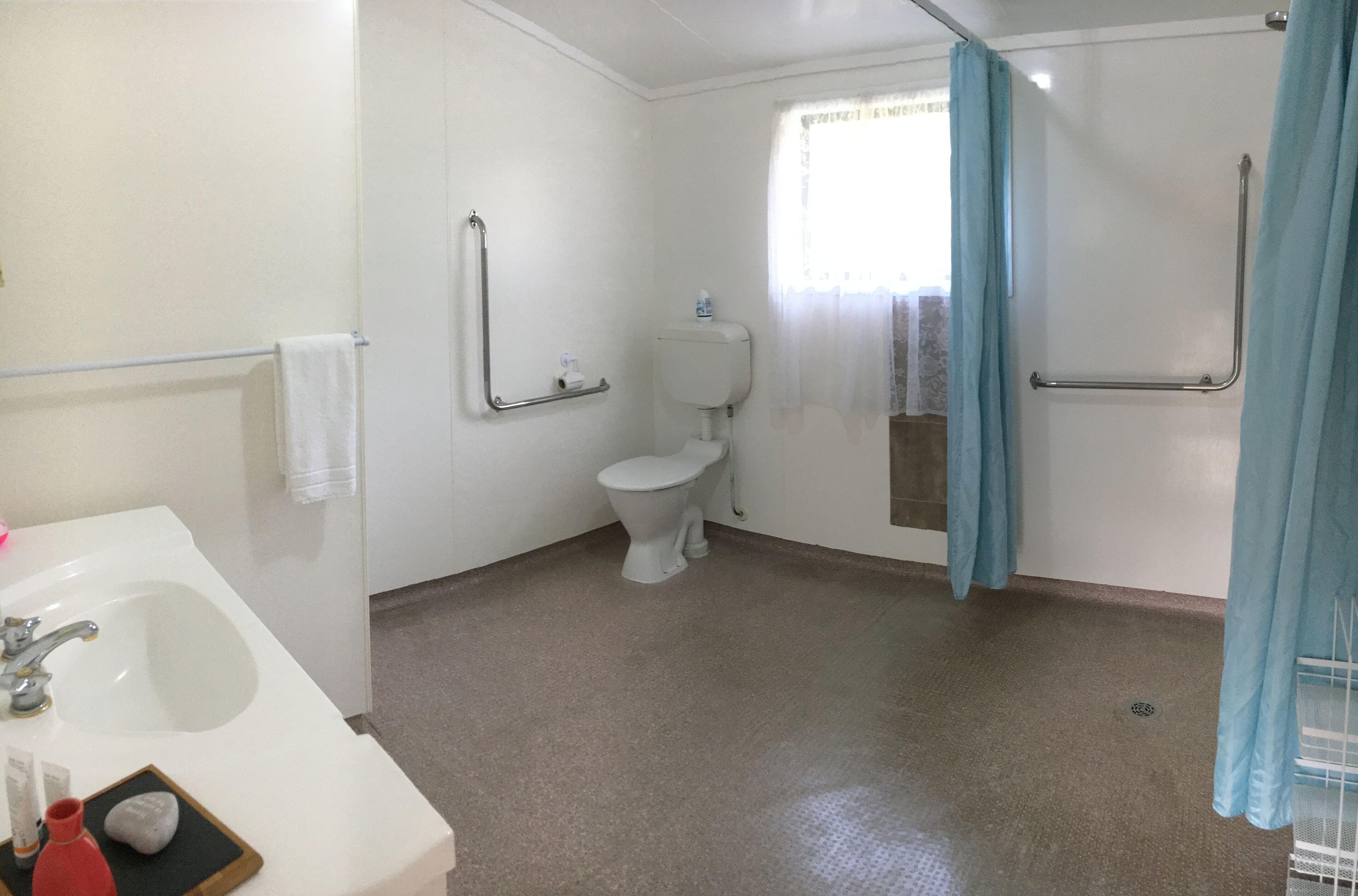 Opal Hot Springs & Holiday Park