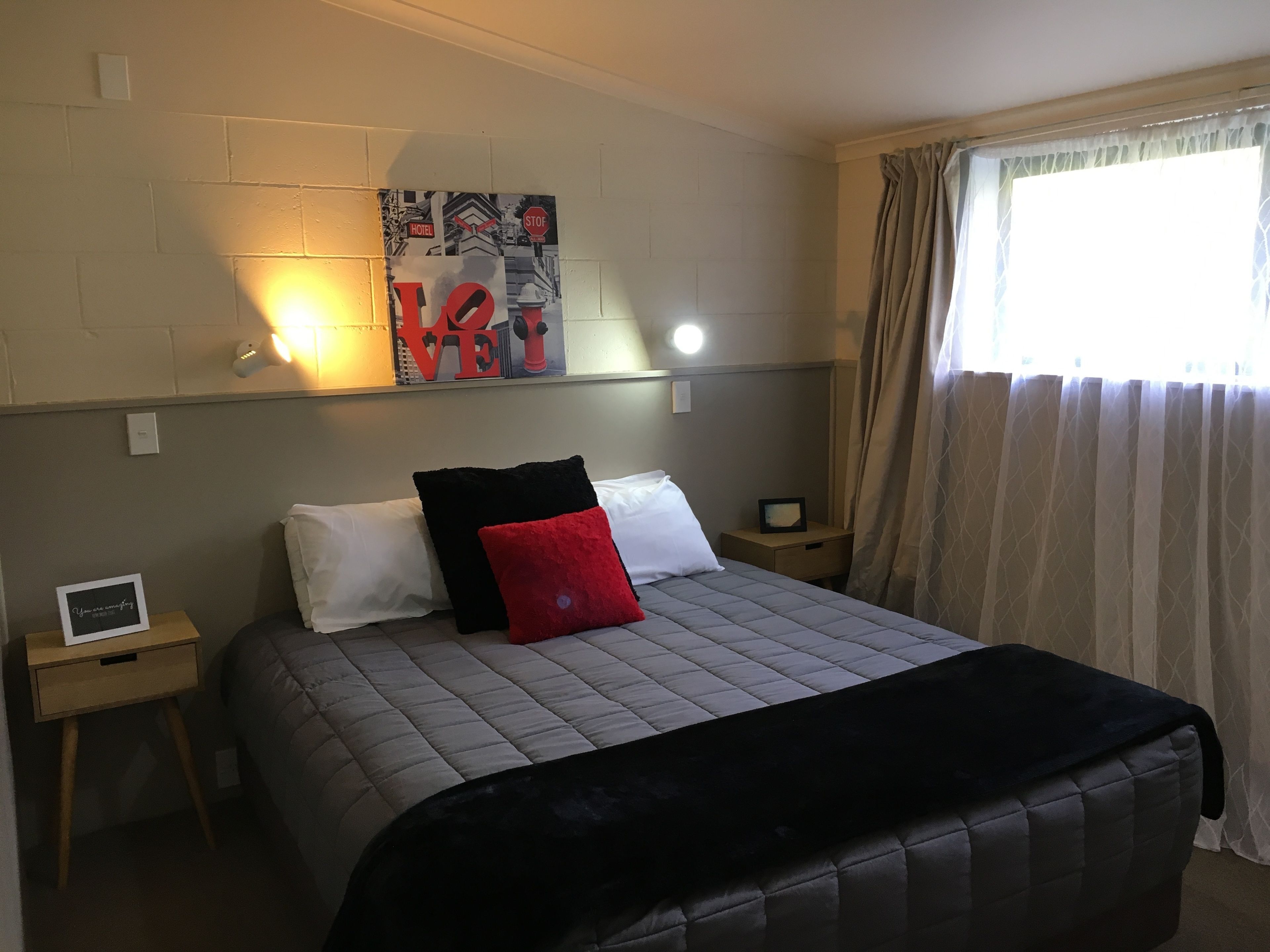 Free WiFi, bed sheets