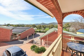 Balcony - Roseville Motel & Apartments (West Tamworth)