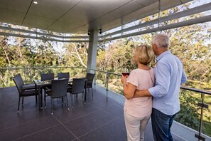 Deluxe Suite | Terrace/patio