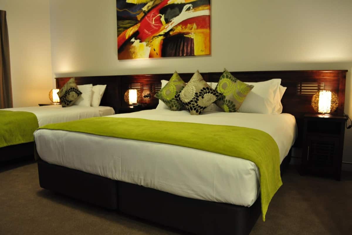 retro garden king rooms | 1 bedroom, premium bedding, pillow-top beds, in-room safe