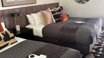 1 makuuhuone, ylelliset vuodevaatteet, pillowtop-patjalliset sängyt