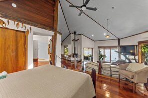 尊荣树屋, 无烟房, 湖景 | 客房内保险箱、特色装修、特色家居、隔音