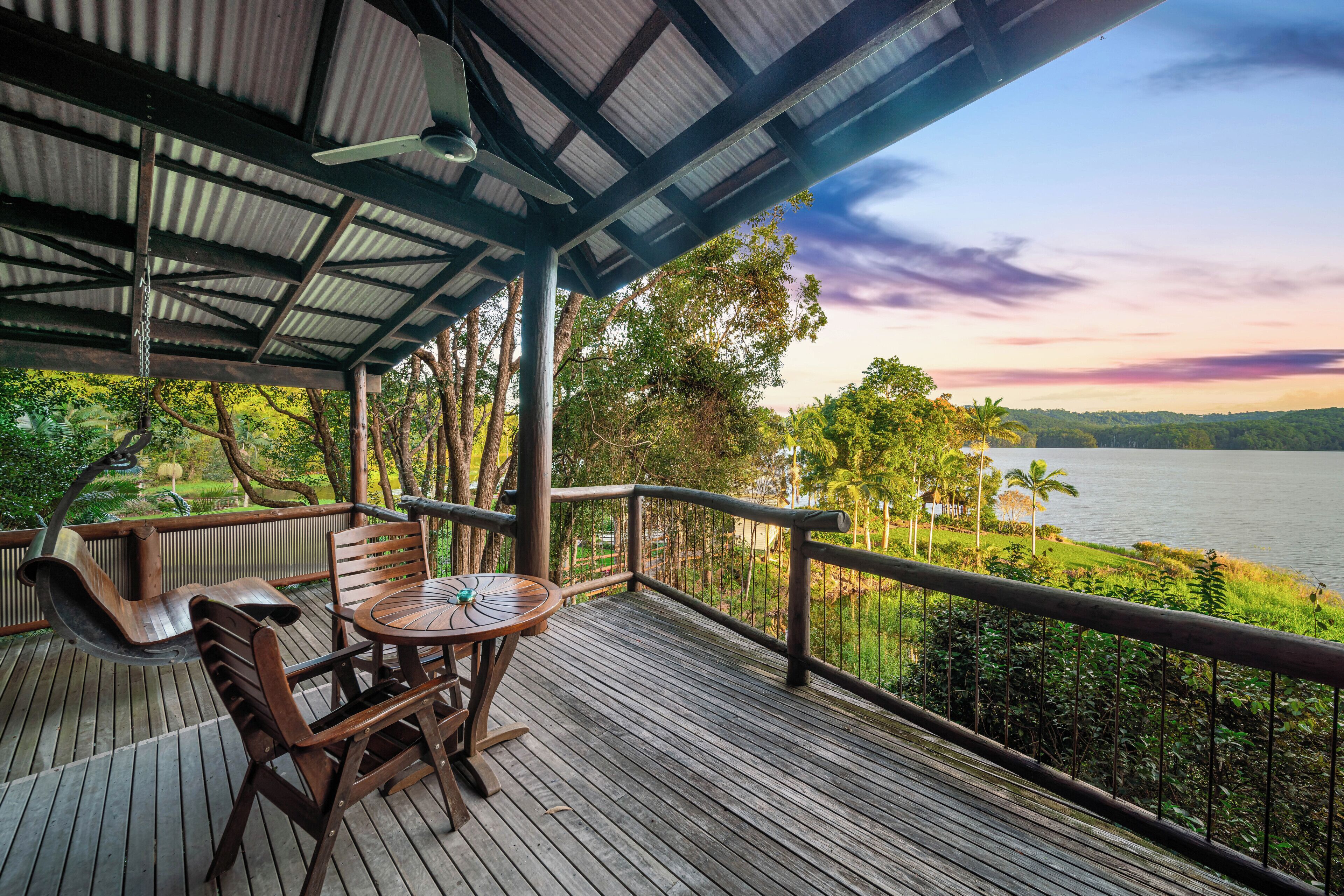 Luxury Tree House | Lake view
