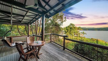 Luxury Tree House | Lake view