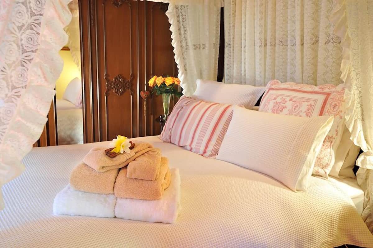 Standard Suite, 1 Bedroom, Non Smoking, Kitchen (Mary's) | Premium bedding, down duvets, iron/ironing board, free WiFi