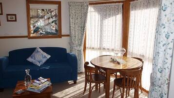 Standard-Studio, Nichtraucher, Kochnische (Self-contained cottage) | Essbereich im Zimmer