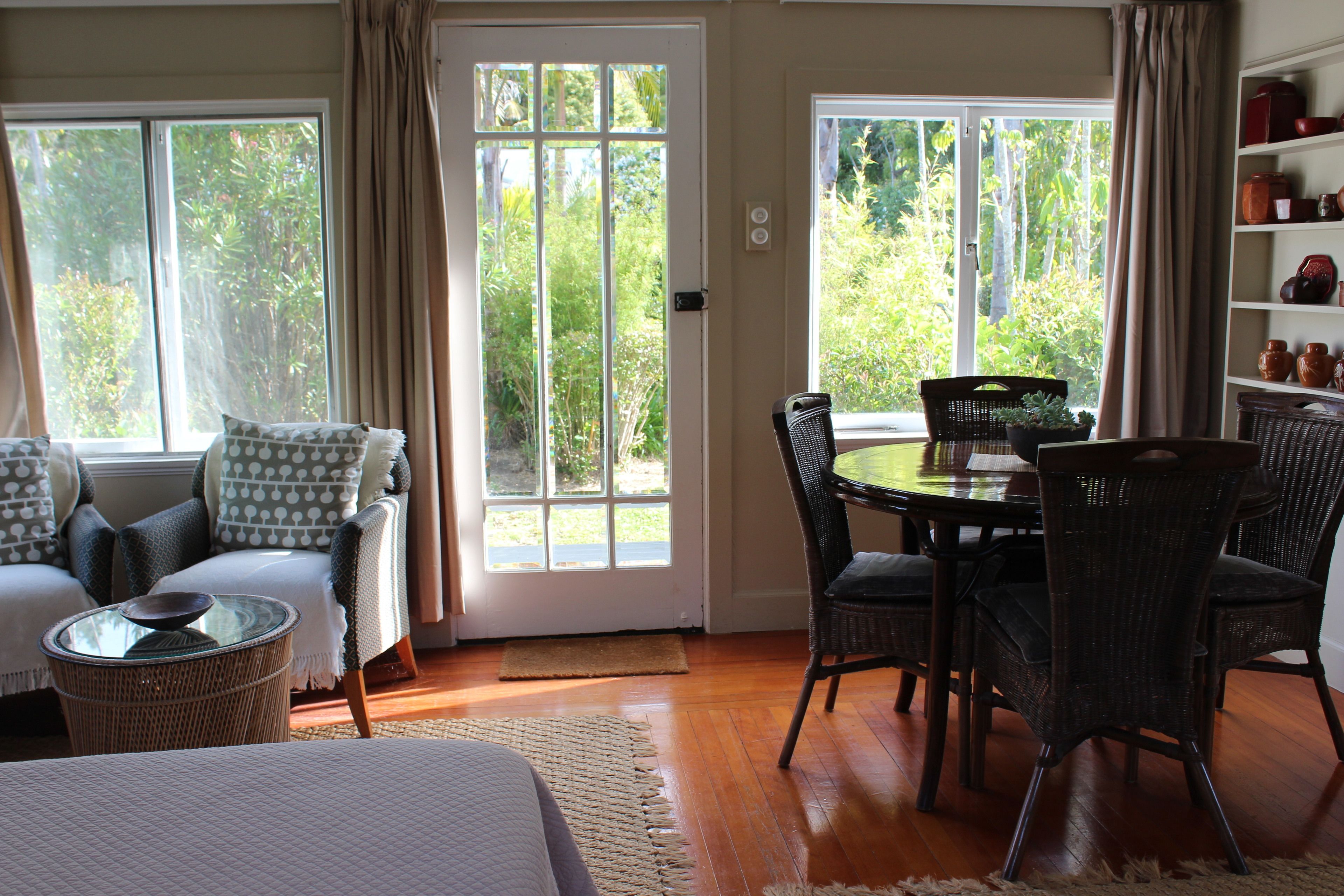 Honeymoon Cottage, 1 Bedroom, Non Smoking, Kitchen (Jade Cottage) | Living area