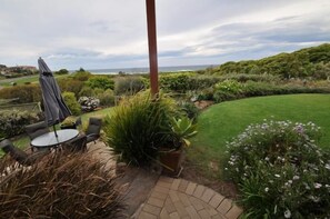 Garden - Beachfront Apartments Narooma (North Narooma)