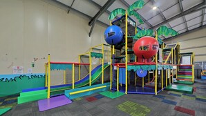 Children's play area - indoor - Ned Kelly's Motel (Tinana)