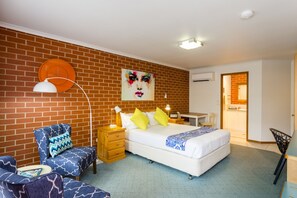 Deluxe Room, Non Smoking (Deluxe Queen Room) | Premium bedding, individually decorated, individually furnished, desk - Yackandandah Motor Inn (Yackandandah)
