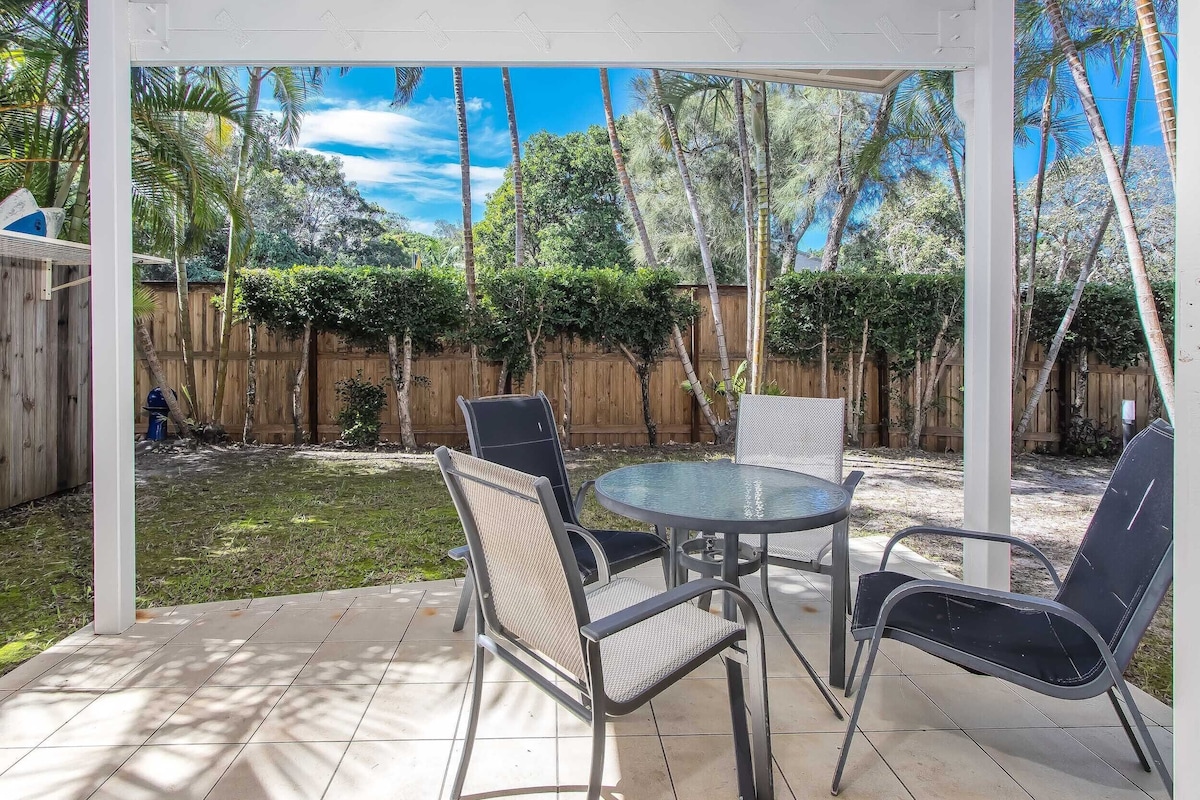 Hastings Cove 2 - Two Bedroom Ground Floor Garden Apartment | Terrace/patio