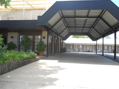 ALL Seasons Motor Lodge