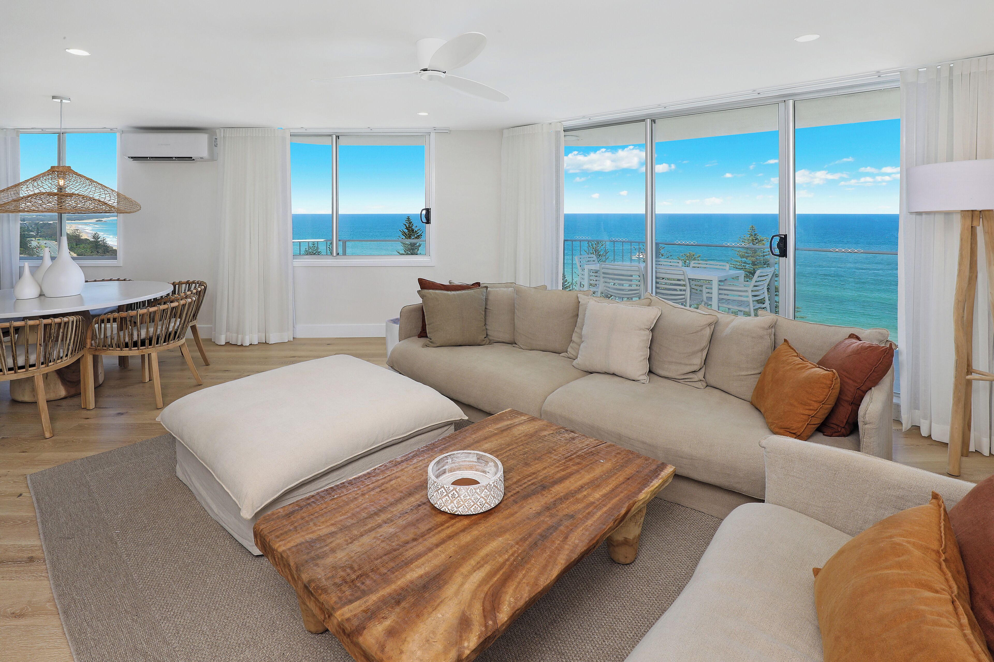 Penthouse Premium, 3 chambres, vue océan | Coin séjour | Télévision à écran plat de 1 pouces avec chaînes numériques