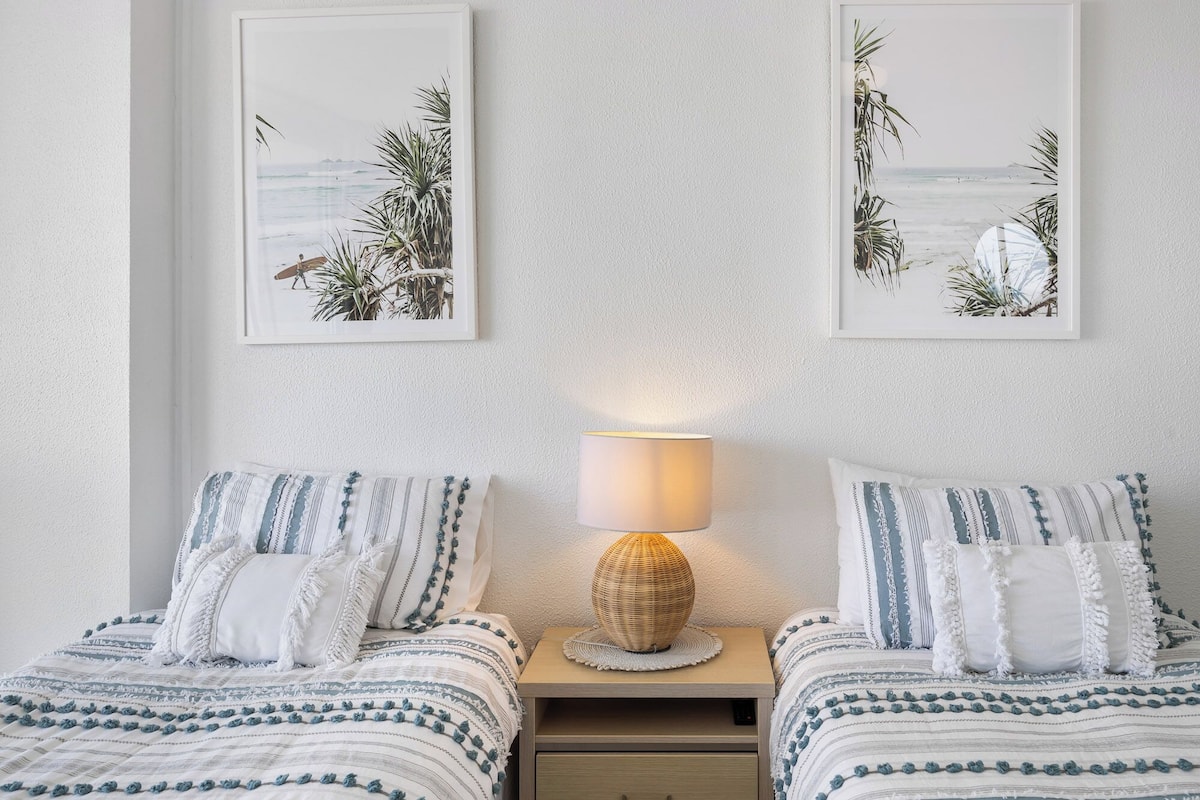 Apartamento Premium, vistas al mar | 2 dormitorios, ropa de cama de alta calidad, decoración individual